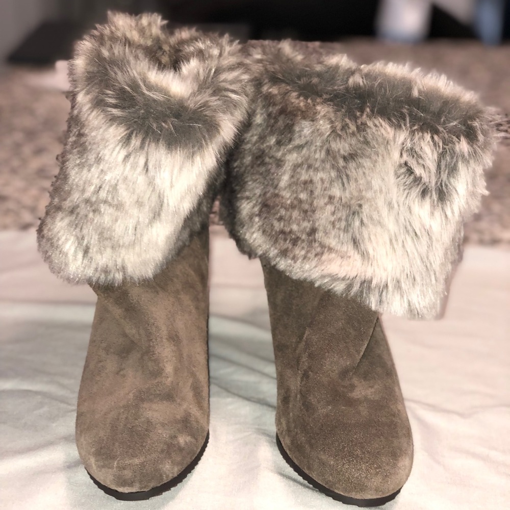 Grey sued faux fur trimmed bootie
